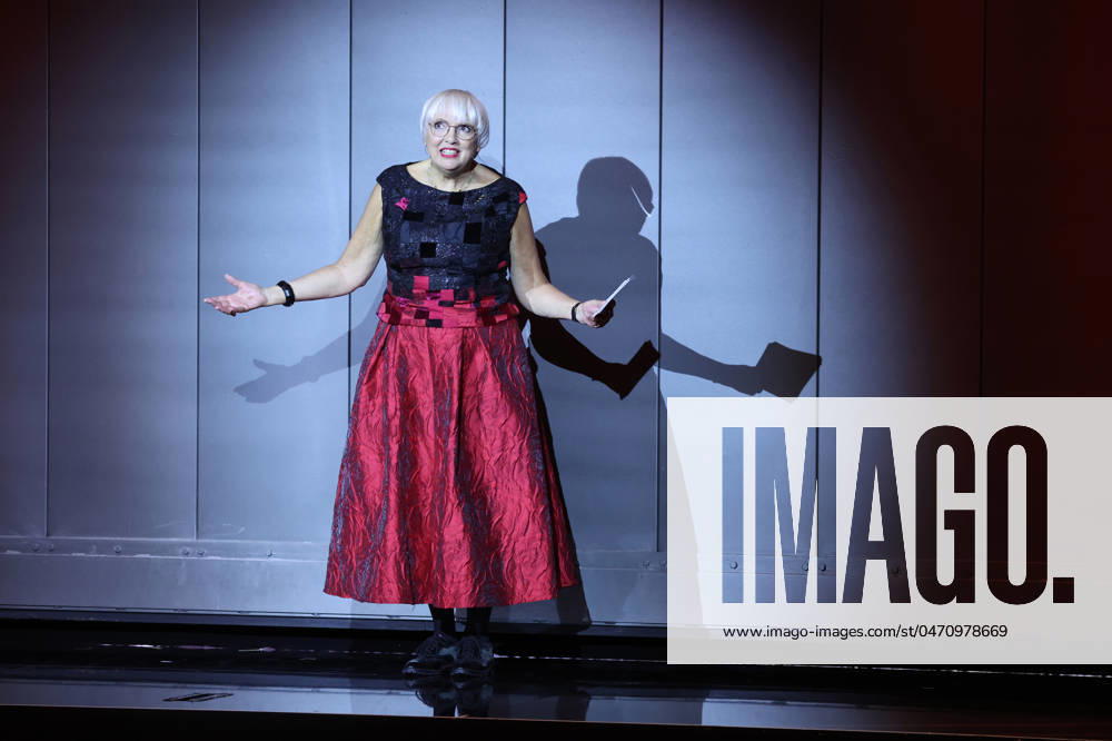 Deutscher Filmpreis 2024 Claudia Roth bei der Verleihung der Lola - Deutscher Filmpreis 2024 im Theater am Potsdamer Platz in Berlin 03.05.2024