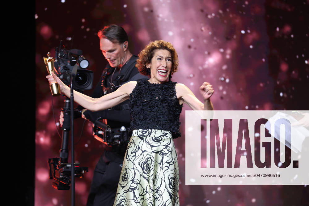 Deutscher Filmpreis 2024 BESTE WEIBLICHE NEBENROLLE Adele Neuhauser · 15 JAHRE bei der Verleihung der Lola - Deutscher Filmpreis 2024 im Theater am Potsdamer Platz in Berlin 03.05.2024