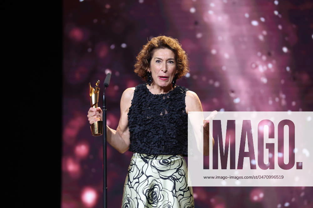 Deutscher Filmpreis 2024 BESTE WEIBLICHE NEBENROLLE Adele Neuhauser · 15 JAHRE bei der Verleihung der Lola - Deutscher Filmpreis 2024 im Theater am Potsdamer Platz in Berlin 03.05.2024
