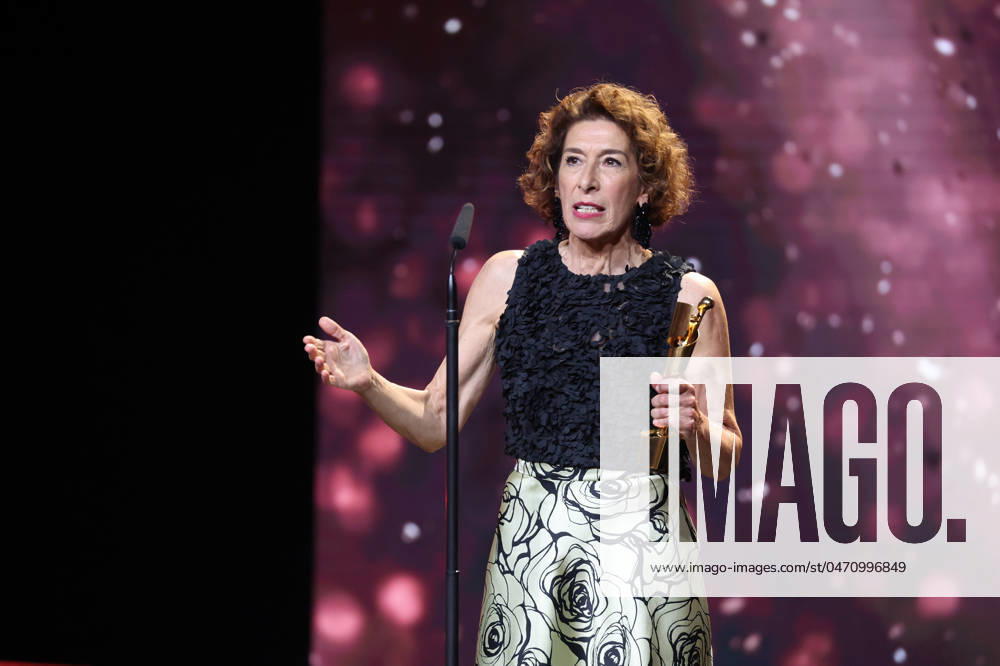 Deutscher Filmpreis 2024 BESTE WEIBLICHE NEBENROLLE Adele Neuhauser Â· 15 JAHRE bei der Verleihung der Lola - Deutscher Filmpreis 2024 im Theater am Potsdamer Platz in Berlin 03.05.2024