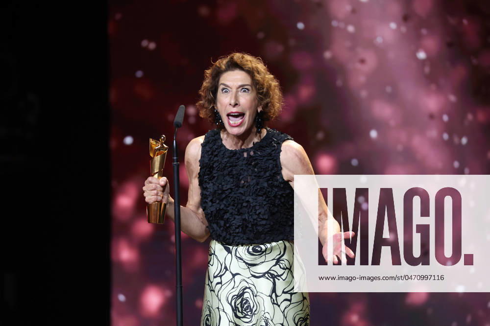 Deutscher Filmpreis 2024 BESTE WEIBLICHE NEBENROLLE Adele Neuhauser · 15 JAHRE bei der Verleihung der Lola - Deutscher Filmpreis 2024 im Theater am Potsdamer Platz in Berlin 03.05.2024