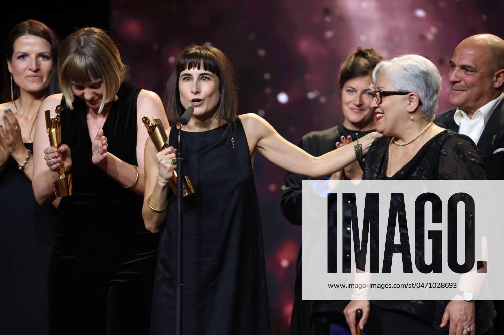 Deutscher Filmpreis 2024 BESTER DOKUMENTARFILM SIEBEN WINTER IN TEHERAN bei der Verleihung der Lola - Deutscher Filmpreis 2024 im Theater am Potsdamer Platz in Berlin 03.05.2024