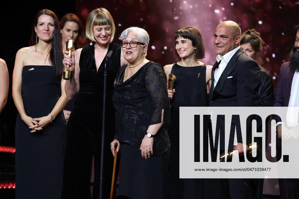 Deutscher Filmpreis 2024 BESTER DOKUMENTARFILM SIEBEN WINTER IN TEHERAN bei der Verleihung der Lola - Deutscher Filmpreis 2024 im Theater am Potsdamer Platz in Berlin 03.05.2024