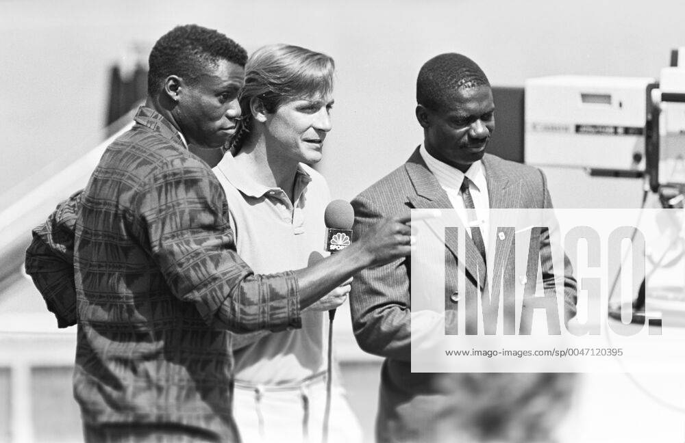 Athletics, World Athletics Championships: Winner Ben Johnson, Canada, and 2nd placed Carl Lewis, USA (L), are interviewed after the 100 m final at The World Athletics Championships on August 30, 1987 in Rome, Italy. BILDBYRAN