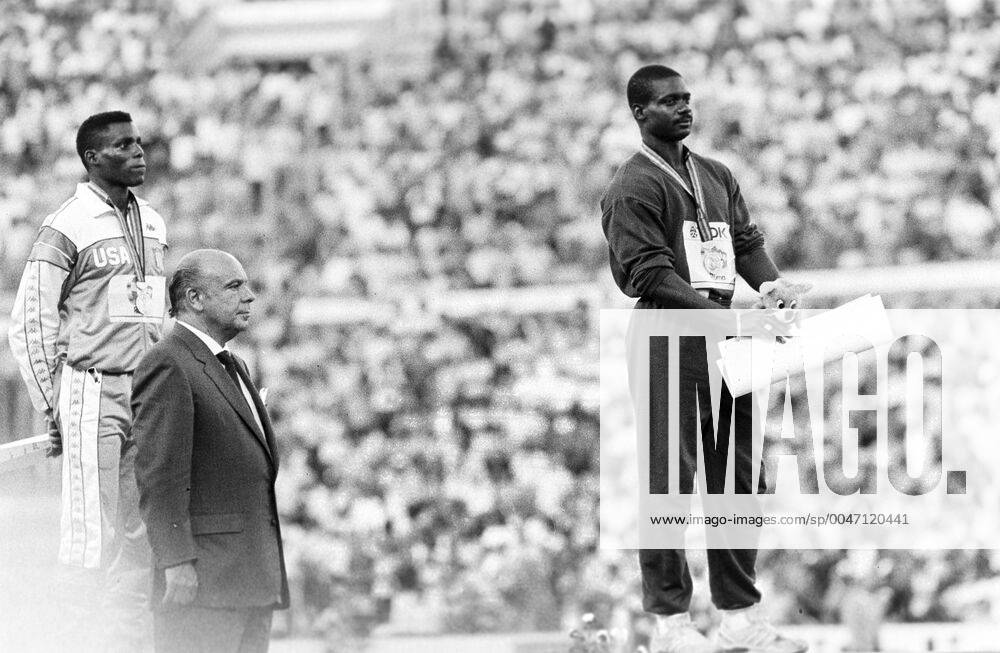 Athletics, World Athletics Championships: Winner Ben Johnson, Canada, and 2nd placed Carl Lewis, USA, react on the podium after the 100 m final at The World Athletics Championships on August 30, 1987 in Rome, Italy. BILDBYRAN