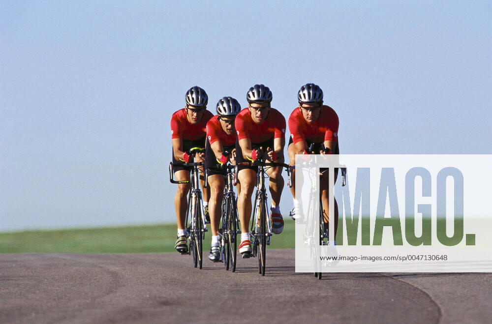 Cycling Road cycling, Rad, Radsport, Strasse team in action. ,model released, Symbolfoto