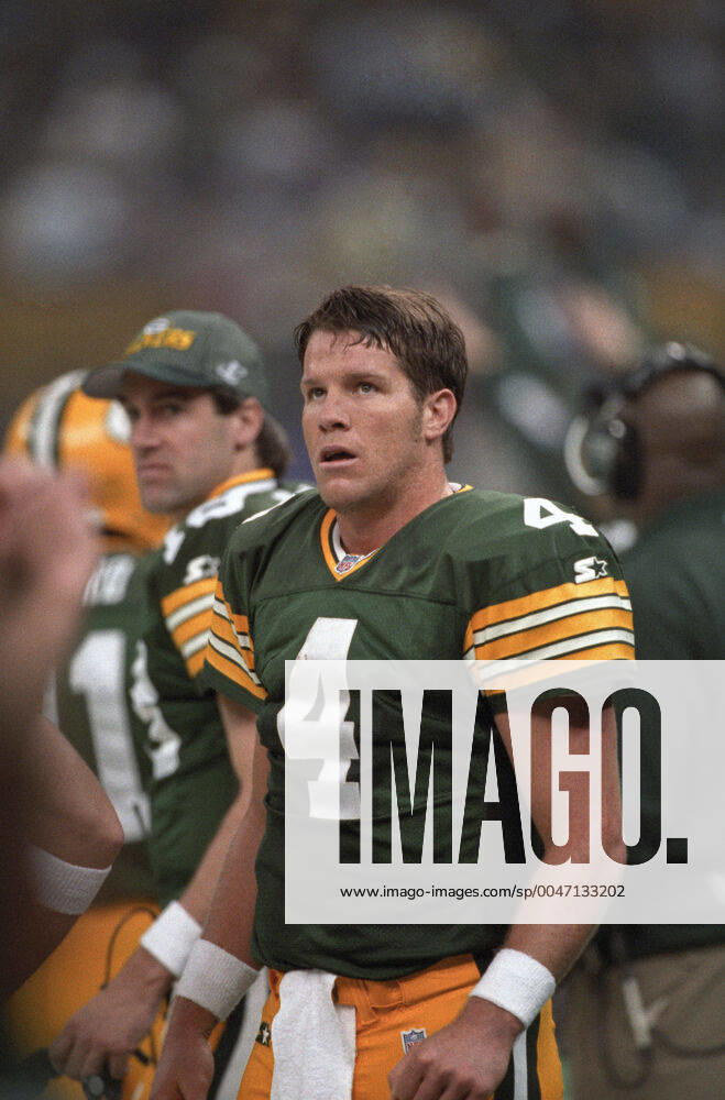 Football Brett Favre, Greenbay Packers quarterback during the 1997 Superbowl