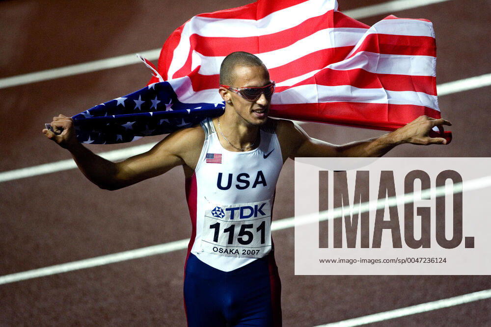 Athletics, World Athletics Championships: Gold medalist Jeremy Wariner of USA celebrate after 400 m at The World Athletics Championships on August 31, 2007 in Osaka, Japan. BILDBYRAN