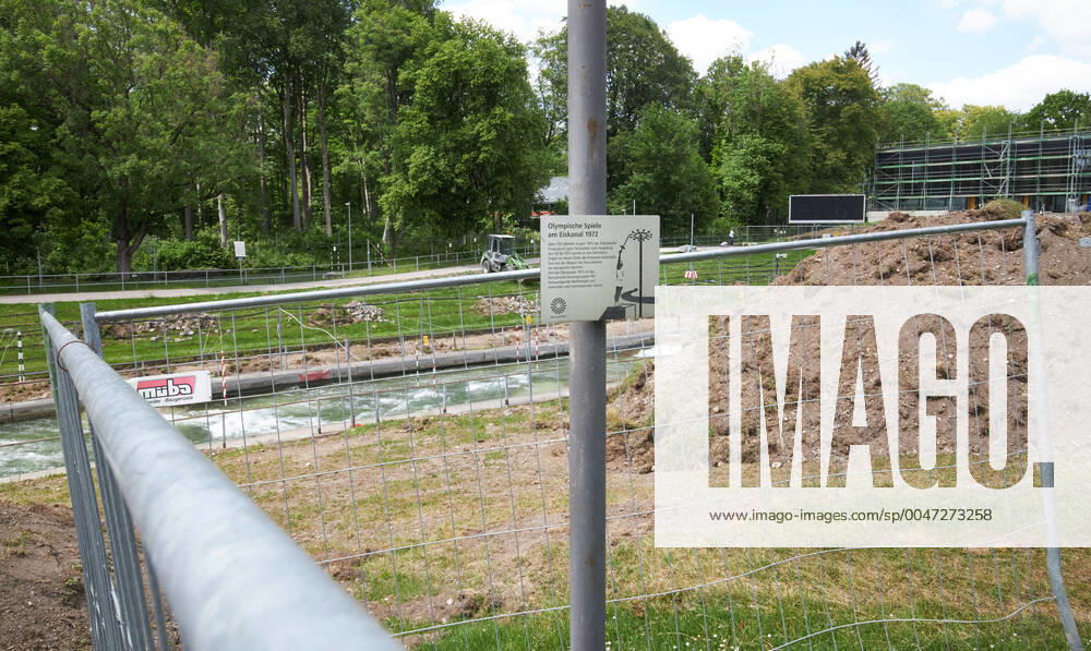 Baustelle Eiskanal: das Gelände wird ab jetzt für fast zwei Jahre für Passanten gesperrt wegen der Umbauten der Stecke für die Kanuslalom-WM 2022. Abtrennung, Umzäunung der Stele für das Olympische Feuer 1972
