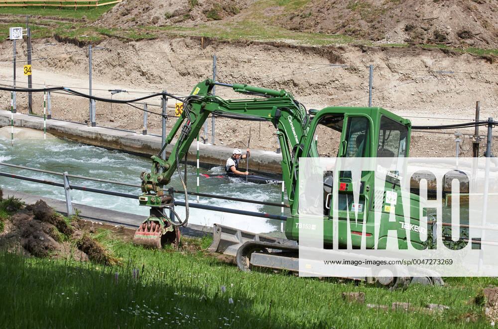 Baustelle Eiskanal: das Gelände wird ab jetzt für fast zwei Jahre für Passanten gesperrt wegen der Umbauten der Stecke für die Kanuslalom-WM 2022. Vorerst geht das Training der Kanuten weiter.