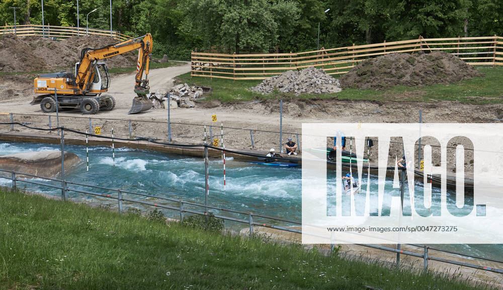 Baustelle Eiskanal: das Gelände wird ab jetzt für fast zwei Jahre für Passanten gesperrt wegen der Umbauten der Stecke für die Kanuslalom-WM 2022. Vorerst geht das Training der Kanuten weiter.