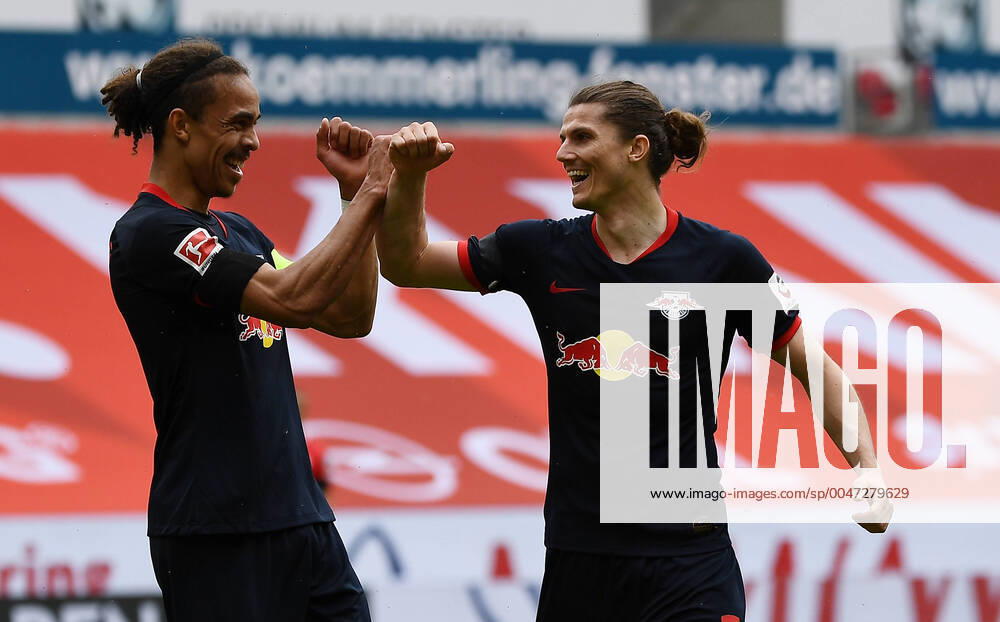 KW21 Fussball 1.Bundesliga, FSV Mainz 05 - RB Leipzig 24.05.2020, Fussball 1.Bundesliga, Spieltag 27, FSV Mainz 05 - RB Leipzig, v.l. Yussuf Poulsen (RB Leipzig), Marcel Sabitzer (RB Leipzig) celebrate the goal, Der Torjubel zum 0:3 Foto: Patrick Scheiber Jan Huebner Pool Nur für journalistische Zwecke. Only for editorial use. Mainz Opel Arena Rheinland Pfalz Deutschland (DE)