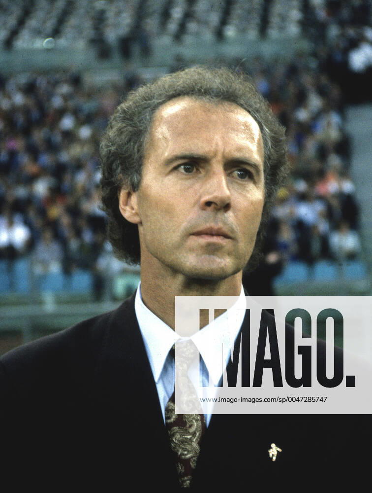 Fussball Weltmeisterschaft 1990: Endspiel Deutschland-Argentinien in Rom. Trainer Franz Beckenbauer 08.07.1990
