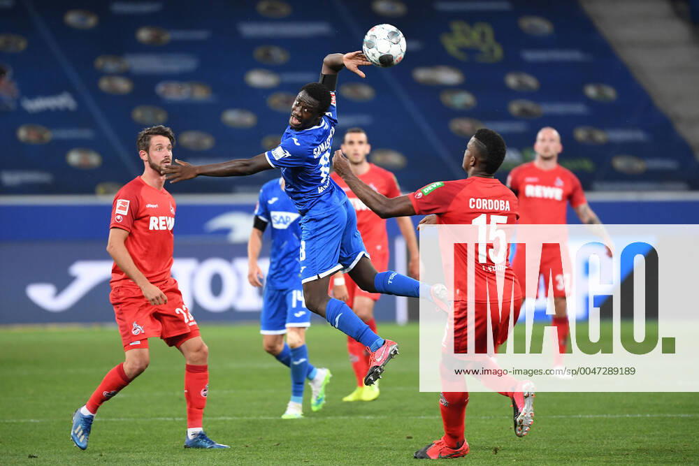 KW22 TSG 1899 Hoffenheim - 1. FC Koeln, 27.05.2020 Diadie Samassekou (Hoffenheim) gegen Mark Uth (1. FC Koeln) und Jhon Cordoba (1. FC Koeln) Fussball: 1. Bundesliga: Saison 19 20: 28. Spieltag: TSG 1899 Hoffenheim - 1. FC Koeln, 27.05.2020 Foto: Markus Gilliar GES POOL Nur für journalistische Zwecke! Only for editorial use! Gemäß den Vorgaben der DFL Deutsche Fußball Liga ist es untersagt, in dem Stadion und oder vom Spiel angefertigte Fotoaufnahmen in Form von Sequenzbildern und oder videoähnlichen Fotostrecken zu verwerten bzw. verwerten zu lassen. DFL regulations prohibit any use of photographs as image sequences and or quasi-video. Sinsheim BW Deutschland