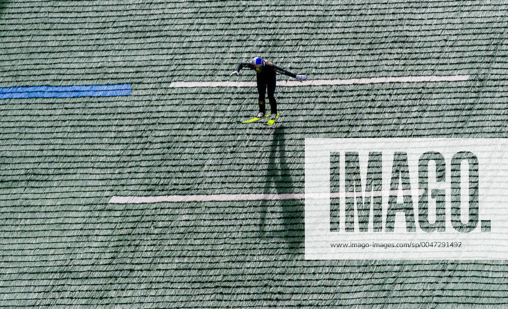 Oberhof -Schanzen im Kanzlersgrund Zu einem ersten Trainingslagerer2020 weilte die Skisprungnationalmannschaft Deutschlands in Oberhof . Auf der HS100m-Schanze absolvierten die Skispringerund Nk die ersten Trainingssprünge. Vinzens Geiger ( GER)