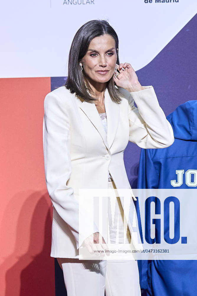 QUEEN LETIZIA of Spain attends the El Barco De Vapor and Gran Angular Youth Literature Awards at the Real Casa de Correos Madrid Spain - ZUMAc260 20240507_zep_c260_013
