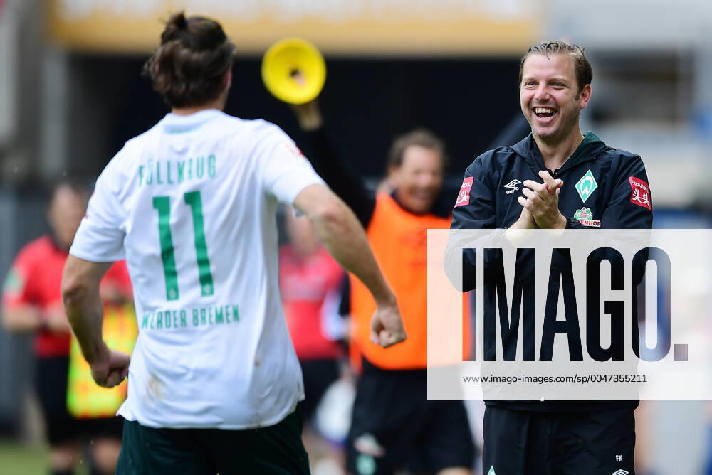 SC Paderborn 07 vs SV Werder Bremen, 13.06.2020 1:5 Tor, Jubel v.l. Torschuetze Niclas Fuellkrug, Trainer Florian Kohfeldt (Bremen) Paderborn, 13.06.2020, Fussball Bundesliga, SC Paderborn 07 - SV Werder Bremen 1:5 Foto: Groothuis Witters Pool via gumzmedia nordphoto Paderborn