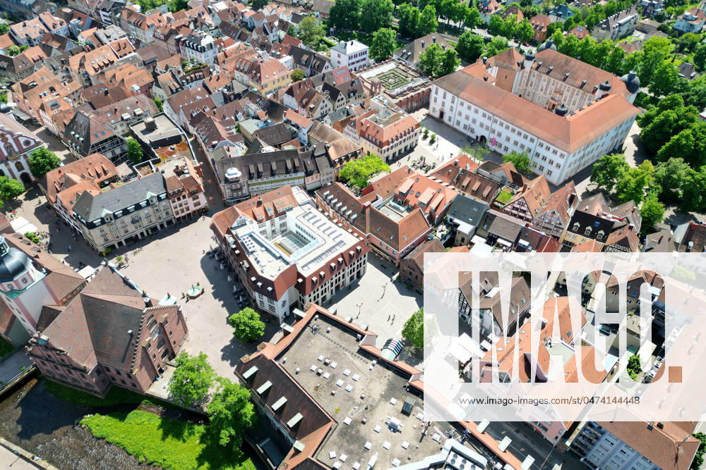 News Wirtschaft Reise, Ettlingen, emwirt v.l. Ettlingen Stadt Altstadt Kernstadt Rathaus Marktplatz Alb Schloss Ettlingen