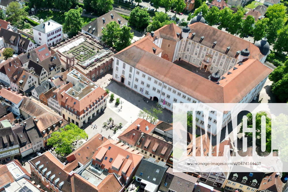 News Wirtschaft Reise, Ettlingen, emwirt v.l. Ettlingen Stadt Altstadt Kernstadt Rathaus Marktplatz Alb Schloss Ettlingen