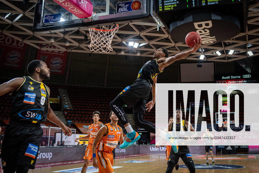 KW26 Basketball easyCredit BBL Final-Turnier Basketball München 23.06.2020 Saison 2019 2020 easyCredit BBL Final-Turnier 2020 Halbfinale Spiel 2 ratiopharm Ulm - MHP Riesen Ludwigsburg Thomas Wimbush (Ludwigsburg, No.20) Tyler Jordan Harvey (Ulm, No.01) Ariel Hukporti (Ludwigsburg, No.15) Marcos Knight (Ludwigsburg, No.09) Marco München Audi-Dome Deutschland