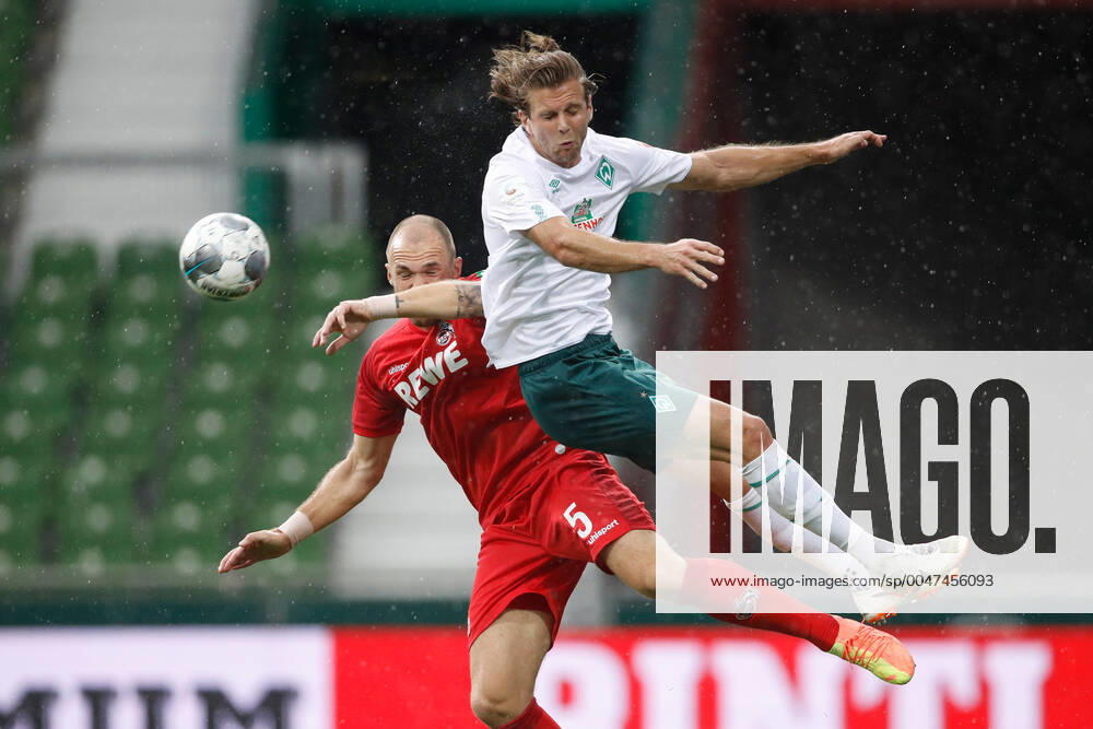 SV Werder Bremen vs 1. FC Koeln 27.06.2020, wohninvest WESERSTADION, Bremen, Ligaspiel, 1. Bundesliga, SV Werder Bremen vs 1. FC Koeln, im Bild v.l. Rafael Czichos (5, Koeln), Niclas Fuellkrug (11, Bremen) Foto: Joachim Sielski Sielski-Press Pool Sielski DFL regulations prohibit any use of photographs as image sequences and or quasi-video. National and international News-Agencies OUT. Bremen wohninvest WESERSTADION Bremen Deutschland