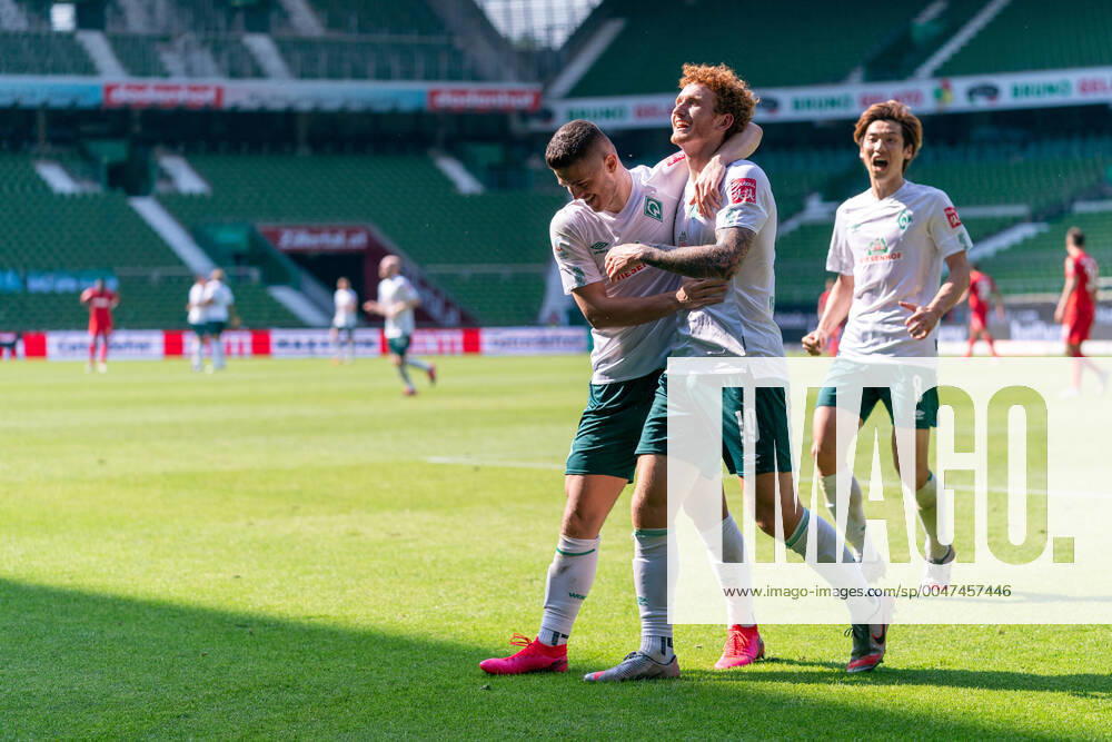 KW26 SV Werder Bremen vs 1.FC Koeln 27.06.2020 Jubel Milot Rashica (Werder Bremen 07), Joshua Sargent (Werder Bremen 19), Yuya Osako (Werder Bremen 08) nphgm001: Fussball: 1. Bundesliga: Saison 19 20: 34. Spieltag: SV Werder Bremen vs 1.FC Koeln 27.06.2020 Foto: gumzmedia nordphoto POOL DFL regulations prohibit any use of photographs as image sequences and or quasi-video. National and international News-Agencies OUT. Bremen wohninvest Weserstadion Bremen DEUTSCHLAND