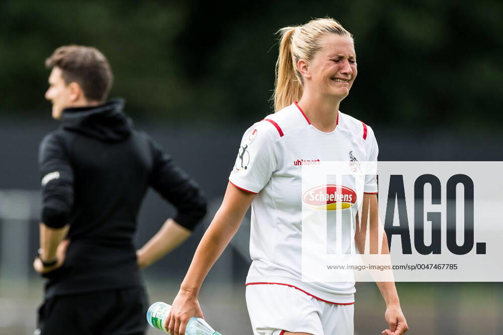 KW26 FLYERALARM Frauen Fussball Bundesliga; 1. FC Koeln - SC Sand; 28.06.2020 Trotz Sieg gegen den SC Sand kann der Abstieg nicht verhindert werden - Trauer beim 1. FC Koeln: Rachel Rinast ( 31, 1. FC Koeln) FLYERALARM Frauen Fussball Bundesliga, 1. FC Koeln - SC Sand, Koeln, Franz-Kremer-Stadion DFL REGULATIONS PROHIBIT ANY USE OF PHOTOGRAPHS AS IMAGE SEQUENCES AND OR QUASI-VIDEO.