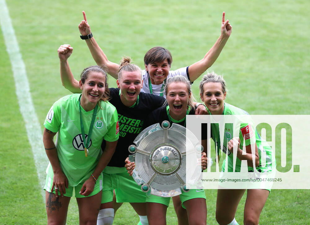 KW26 Wolfsburg vs Leverkusen, BL Frauen Wolfsburg, Deutschland 28.06.2020, FUßBALL - VfL Wolfsburg vs Bayer Leverkusen, Flyeralarm Frauen Bundesliga, Saison 2019 20. VfL Wolfsburg Frauen ist Deutscher Meister 2020. Wolfsburg