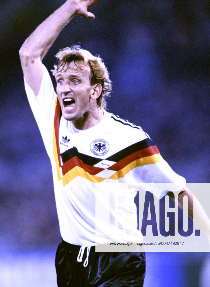 BREHME Andreas Team Deutschland Team Deutschland Weltmeister FIFA Fussball Weltmeisterschaften 1990 in Italien Finale Deutschland - Argentinien 1 : 0 am 08.07. 1990 in Rom