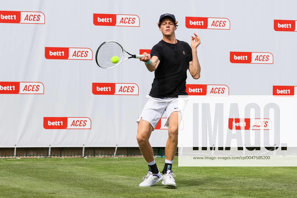 Jannik SINNER (ITA), bett1ACES, Berlin, LTTC Rot-Weiß - Steffi-Graf-Stadion, 12.07.2020,