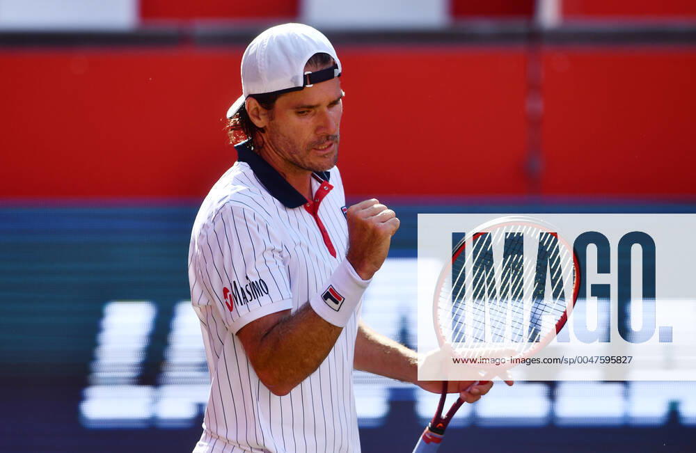 Tommy Haas (GER) jubelt Tommy Hass (GER) vs Jannik Sinner (ITA) Bett1ACES-Tennisturnier Tennis-Tournament, Tennisturnier, Damen und Herren auf LTTC Tot-Weiss Anlage im Steffi-Graf-Stadion Berlin