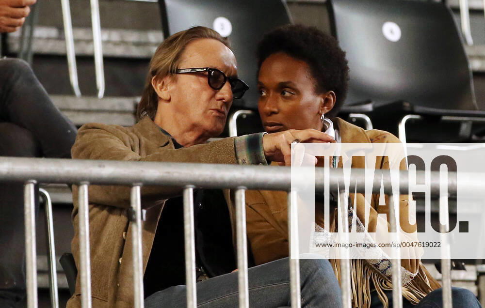 KW29 Marius Müller-Westernhagen und Frau Lindiwe im Hangar 6 Flughafen-Tempelhof Tennis bett1Aces Damen Saison 2019 2020 17.07.2020