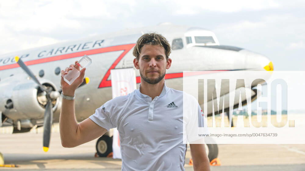 KW29 Domenic Thiem gewinnt das Turnier - Sieger, Freude - Tennis bett1aces - Berlin Tempelhof - Hangar 6, 19.07.2020, GER, Berlin, Tennis bett1aces, Sinner vs Domenic Thiem, 19.07.2020 Berlin