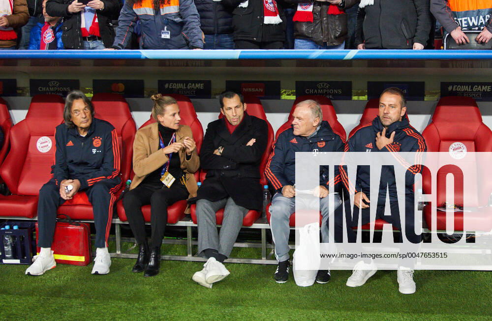 Champions League, Munich-Piraeus, Munich November 6, 2019. Hansi FLICK, FCB interims coach, team manager, Hermann GERLAND, (der Tiger) FCB assistant coach, Leiter des FCB Campus , Hasan ( Brazzo ) Salihamidzic, FCB director Kathleen KRUEGER, Teammanager FCB Dr. Hans-Wilhelm Müller-Wohlfahrt, FCB Mannschaftsarzt, FC BAYERN MUNICH - OLYMPIACOS PIRAEUS 2-0 UEFA Football Champions League , Munich, November 06, 2019, Season 2019 2020, group stage ,group B, FCB, Reds, Bavaria, München