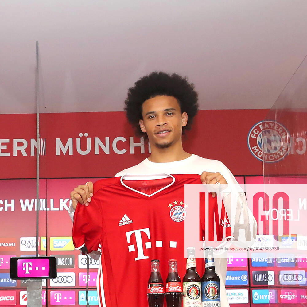 KW30 1.Bundesliga, Saison 2020 2021,Pressekonferenz, PK, FC Bayern München Vorstellung Leroy Sane, Leroy Sane mit FC Bayern München Trikot, 23.07.2020, München,