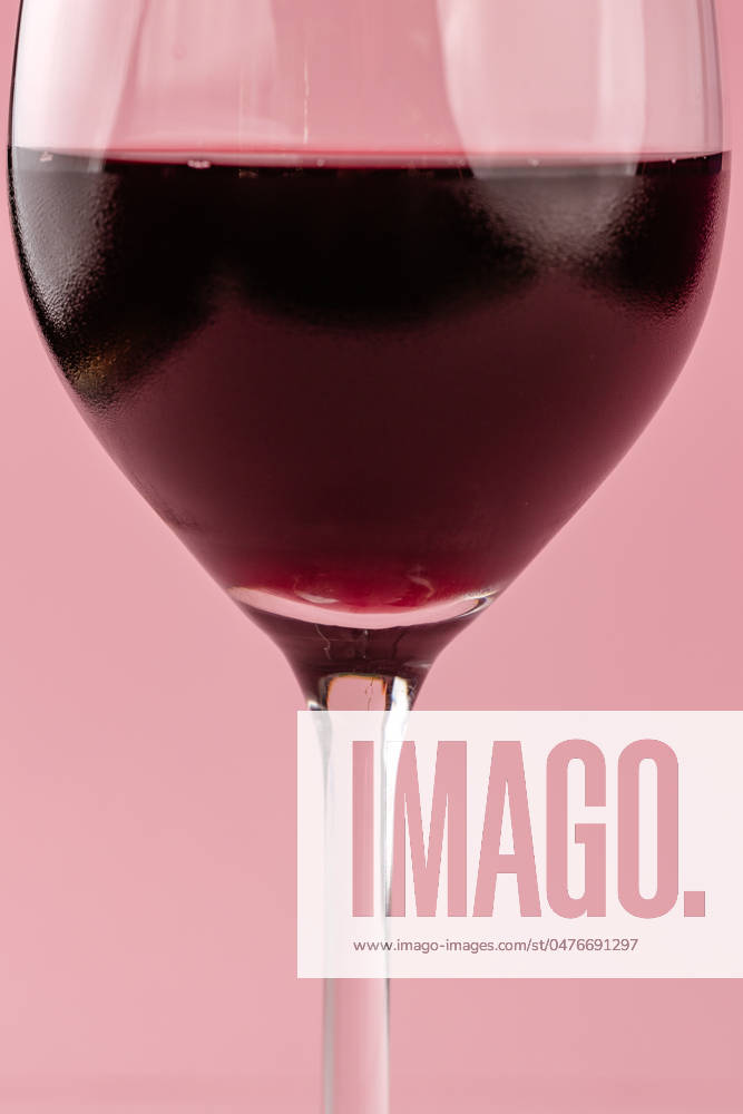 Red wine in a glass Barcelona, Catalonia, Spain R_KUAL240508-1392788-01