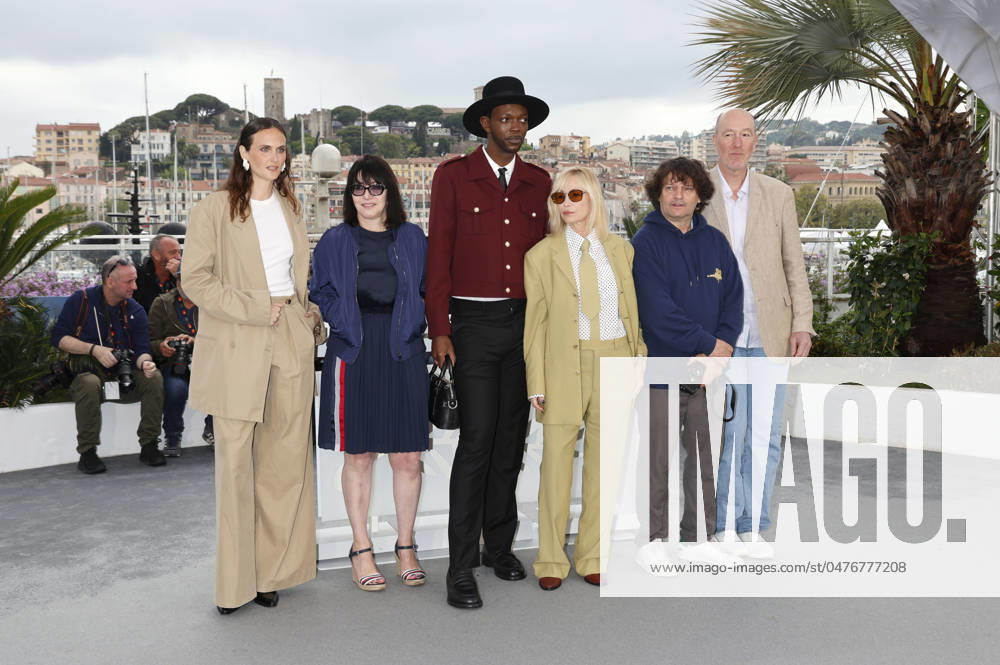 Beim Photocall der Camera d Or Jury auf dem Festival de Cannes 2024 77. Internationale Filmfestspiele von Cannes am Palais des Festivals. Cannes,