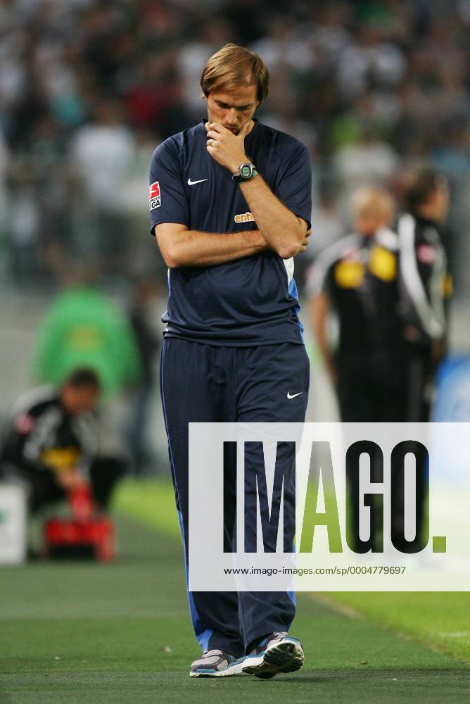 Mönchengladbach, Deutschland, 1.Fussball Bundesliga - Saison 2009 2010, - FSV Mainz 05, Der Mainzer Trainer Thomas Tuchel enttäuscht o00 Freisteller,