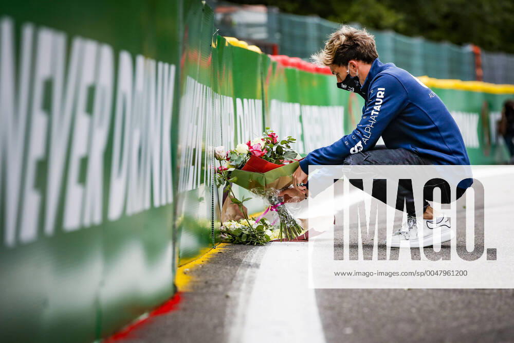 KW35 Motorsports: FIA Formula One World Championship, WM, Weltmeisterschaft 2020, Grand Prix of Belgium, 10 Pierre Gasly (FRA, Scuderia AlphaTauri Honda) with flowers in memory of Anthoine Hubert (FRA), who died during an F2 accident in 2019 Spa-Francorchamps Belgium