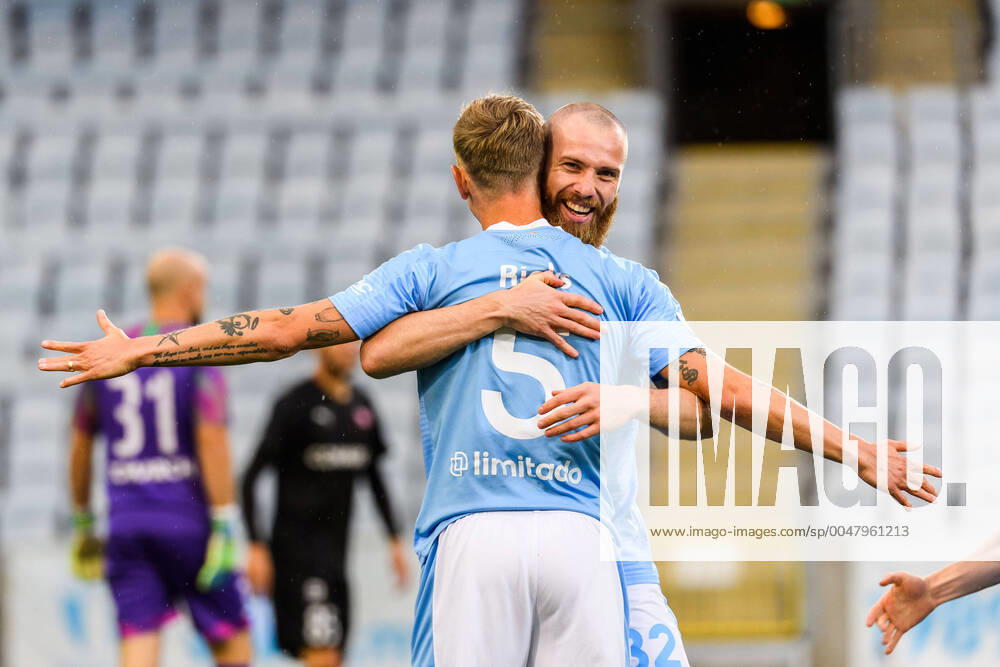 Jo Inge Berget celebrates with Sören Rieks of Malmö FF after 1-0 during the UEFA Europa League qualifying match between Malmö FF and Cracovia Krakow on August 27, 2020 in Malmö. Photo: Ludvig Thunman BILDBYRAN kod LT LT0027 fotboll football soccer uefa europa league malmö ff cracovia krakow bbeng jubel