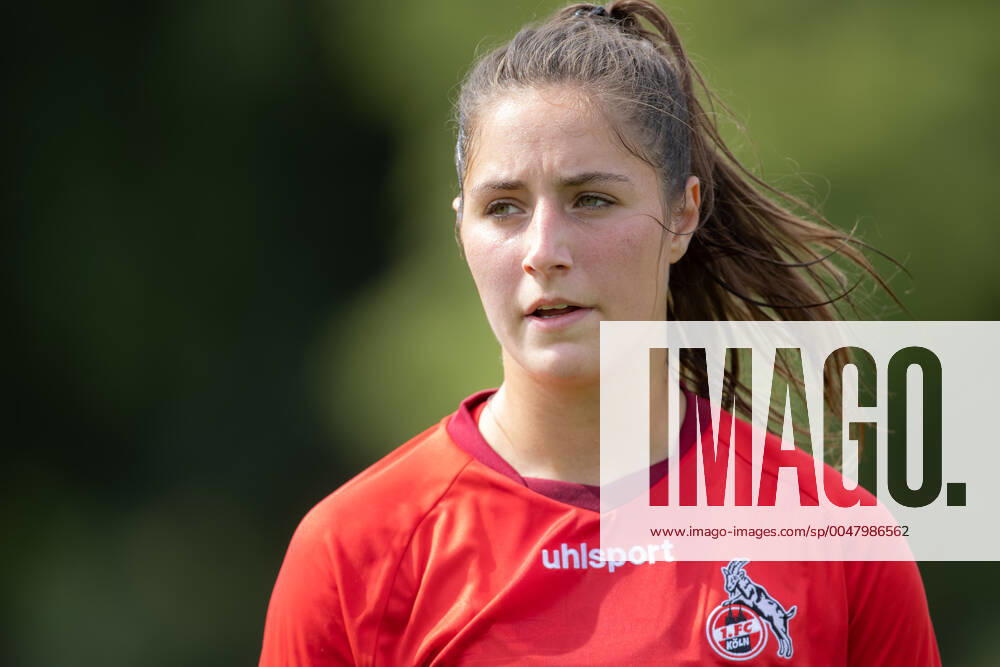 Eintracht Frankfurt - 1. FC Koeln, Testspiel Karoline Kohr ( 1. FC Koeln, 13), die Schwester des Eintracht-Spielers Dominik Kohr. Frauenfussball-Testspiel zwischen Eintracht Frankfurt und dem 1. FC Koeln am 29.08.2020 im Stadion am Brentanobad in Frankfurt am Main., Frankfurt am Main Hessen Deutschland Stadion am Brentanobad
