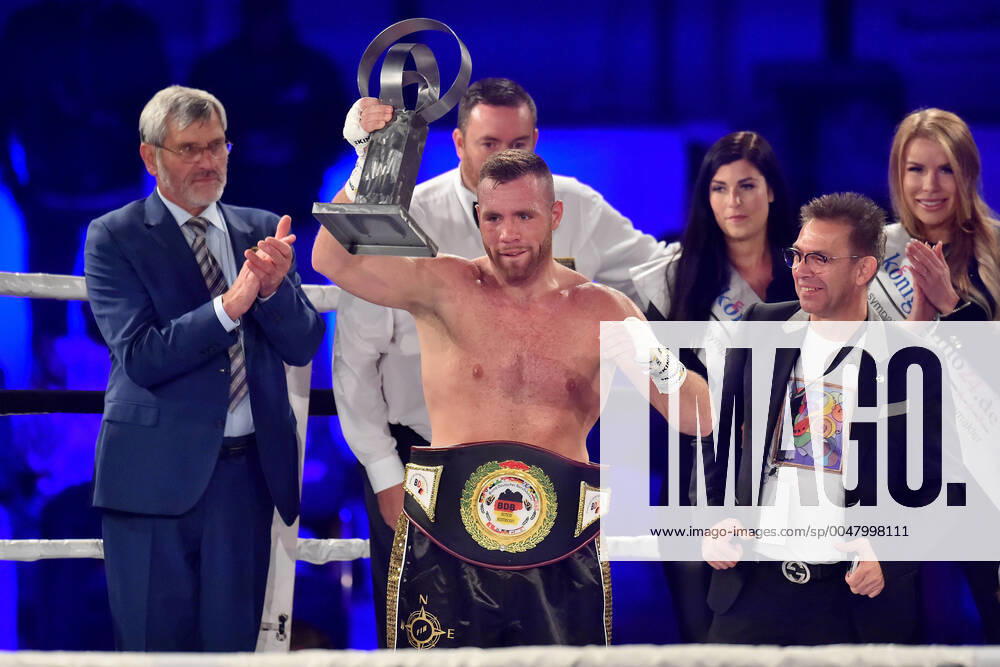 KW35 Boxen - Tommy Punch - Zoltan Sera am 29.08.2020 im Eisstadion in Braunlage Tommy Punch (Deutschland)jubelt nach seinem Sieg.