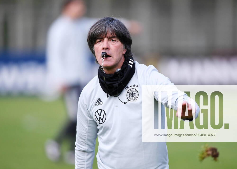 Bilder des Jahres 2020, Sport 08 August UEFA Nations League 31.08.2020 Training der Deutschen Nationalmannschaft in Stuttgart auf dem Trainingsgelaende der Stuttgarter Kickers: Trainer Joachim Loew (Deutschland)