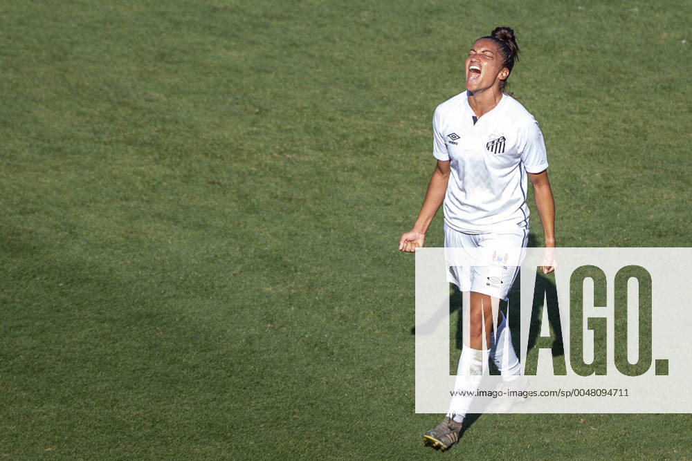 BARUERI, BRAZIL, SEP 06: Larissa Laryh of Santos celebrates scoring the wining goal for Santos (2-1) during the Brazilian Womens League, (Campeonato Brasileiro Feminino) game between Santos and Sao Paulo that took place in the Baruera Arena in Barueri, Sao Paulo, Brazil Richard Callis SPP Santos x Sao Paulo (60392)