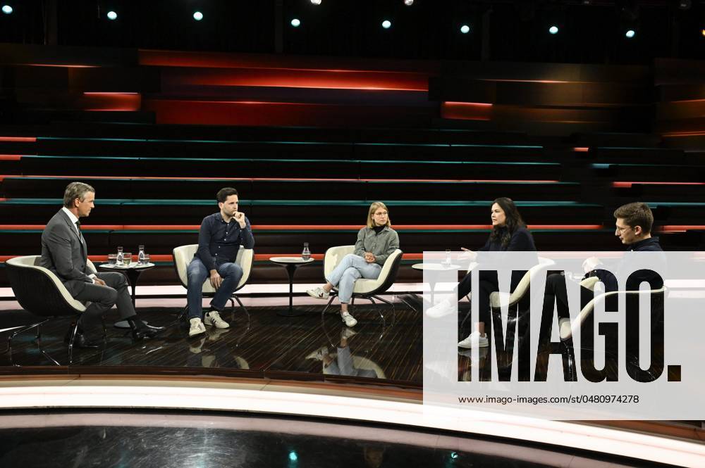 Talkrunde bei Markus Lanz , ZDF 05 24 her Philipp Türmer, Franziska Brandmann, Svenja Appuhn, Johannes Winkel und Markus Lanz (v. re.) am 22. Mai 2024 in Markus Lanz , ZDF (Aufzeichnung vom 16. Mai) TV Fernsehen Talkshow Talk Show Deutschland deutsch deutscher deutsche Italien italienisch italienischer Frau Frauen Mann Männer Politiker Politikerin Politik Junge Union JU Vorsitzender Chef CDU Bundessprecherin Grüne Jugend Bündnis 90 Die Grünen Bundesvorsitzende FDP Junge Liberale Liberalen Juso Jusos Jungsozialisten Jungsozialist Vorsitzender Chef Vorsitz Journalist Journalistin Journalismus Moderator Moderation Autor Fotografie Fotograf german italian female politician journalism host presenter photographer author quer ganz fr
