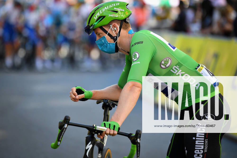 Sam Bennett of Deceuninck - Quick - Step wearing the green jersey at the start of stage 14 of the 107th edition of the Tour de France cycling race from Clermont Ferrand to Lyon (194km), in France, Saturday 12 September 2020. This year s Tour de France was postponed due to the worldwide Covid-19 pandemic. The 2020 race starts in Nice on Saturday 29 August and ends on 20 September. DAVIDxSTOCKMAN x2542053x