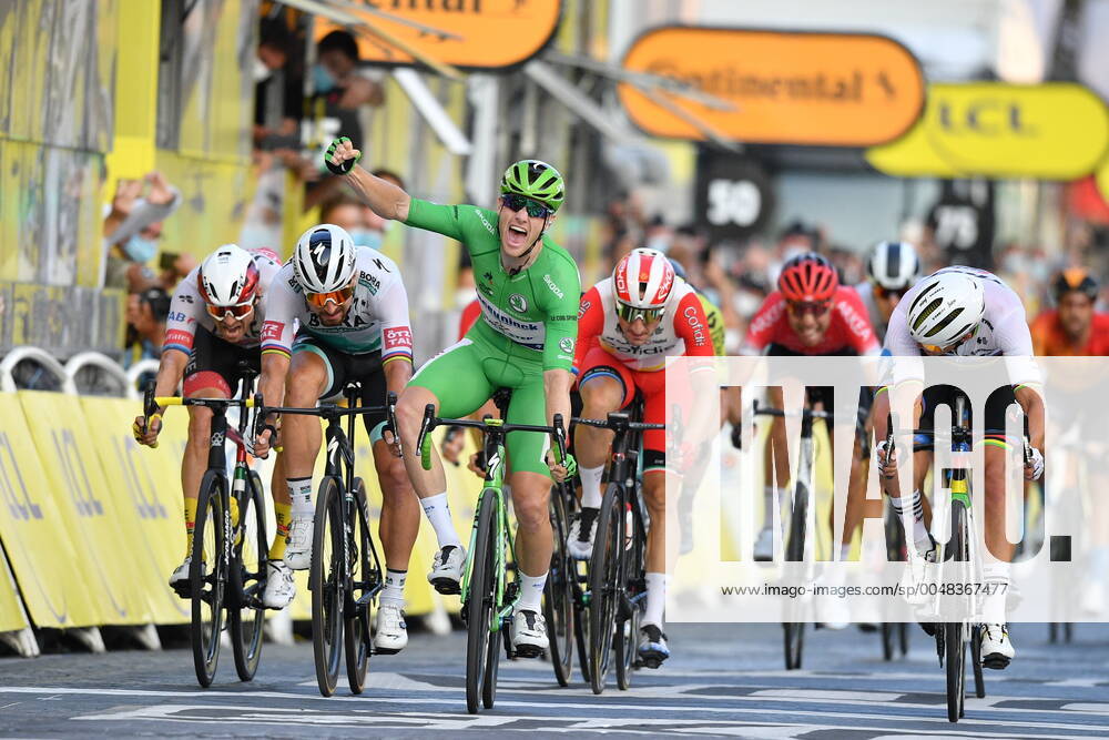 Sam Bennett of Deceuninck - Quick - Step wearing the green jersey, celebrates after winning the final stage of the 107th edition of the Tour de France cycling race, 122km from Mantes-la-Jolie to Paris, in France, Sunday 20 September 2020. This year s Tour de France was postponed due to the worldwide Covid-19 pandemic. The 2020 race starts in Nice on Saturday 29 August and ends on 20 September. DAVIDxSTOCKMAN x2548180x