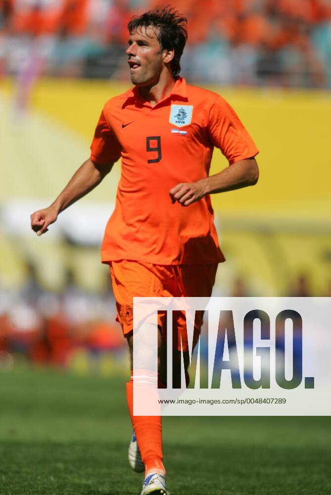RUUD VAN NISTELROOY HOLLAND & Manchester United, ManU FC SERBIA MONTENEGRO V HOLLAND WORLD CUP, LEIPZIG, GERMANY 11-Jun-06 DIL45877