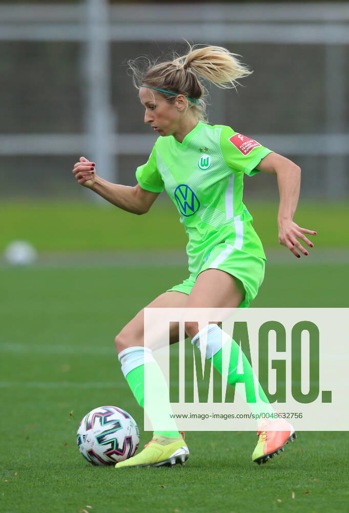 Leverkusen, Deutschland, 04.10.2020, Frauen Bundesliga Flyeralarm, 4. Spieltag, Bayer 04 Leverkusen - VfL Wolfsburg, Kathrin Hendrich (Wolfsburg) (