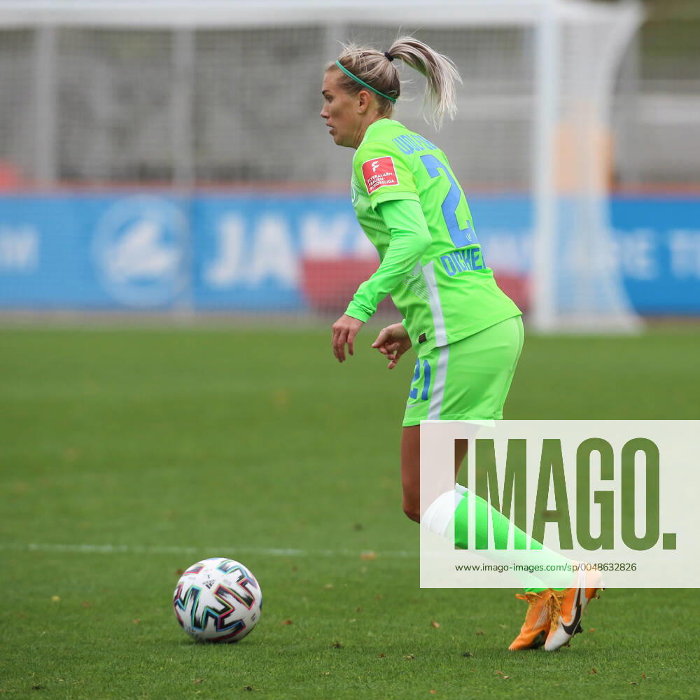 Leverkusen, Deutschland, 04.10.2020, Frauen Bundesliga Flyeralarm, 4. Spieltag, Bayer 04 Leverkusen - VfL Wolfsburg, Lara Dickenmann (Wolfsburg) (